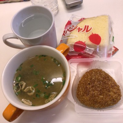 朝食