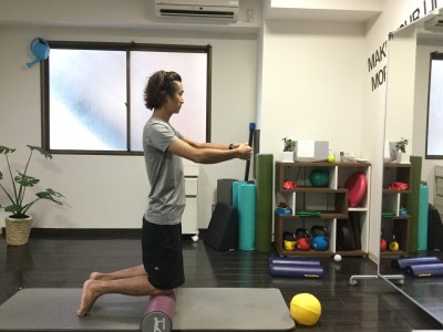 猫背の改善は無駄のない重心の感覚を掴む練習が大切②