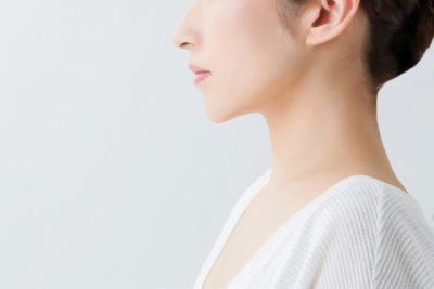 正しい位置に首をセットする2つの方法