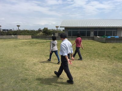 ヒップアップウォーキングのつま先方向のチェック