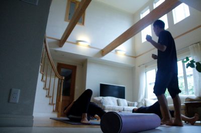 湘南美女会 がに股歩き