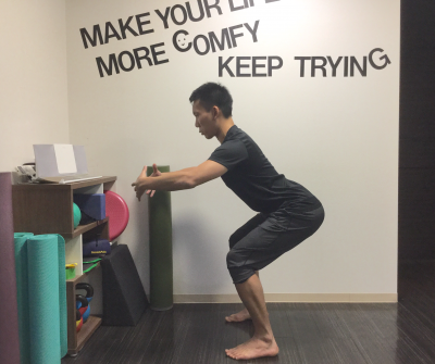 美脚スクワット しゃがむ