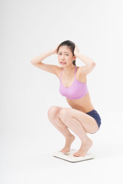 かかとをつけてしゃがめない理由