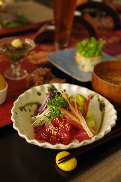 美肌・美筋のマグロ アボカド丼
