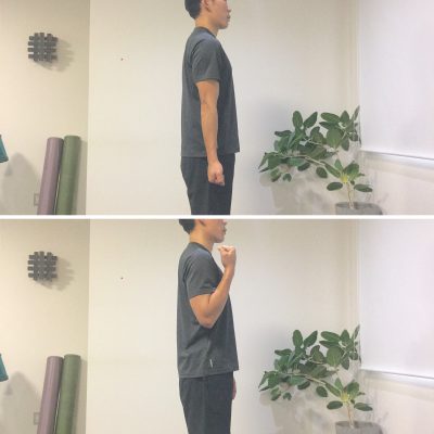 肘の曲げ伸ばし